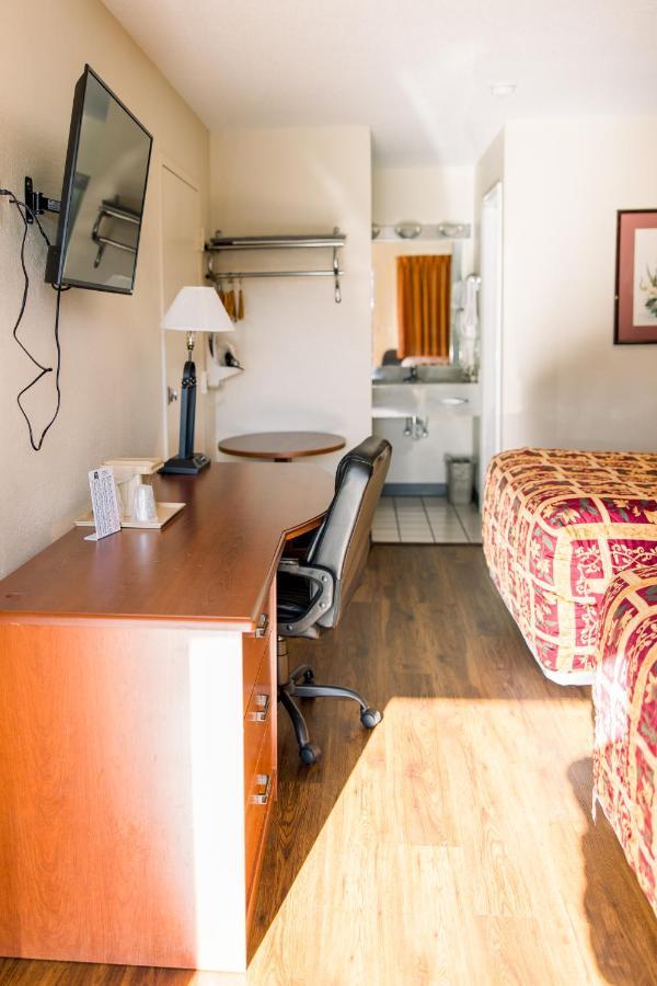 Exclusive Quarters Motel Cleveland Buitenkant foto